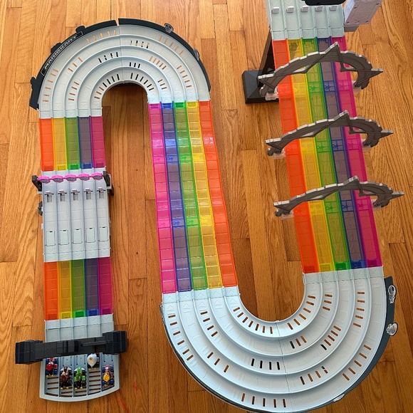 Hot Wheels Mario Kart - Picture 1 of 3